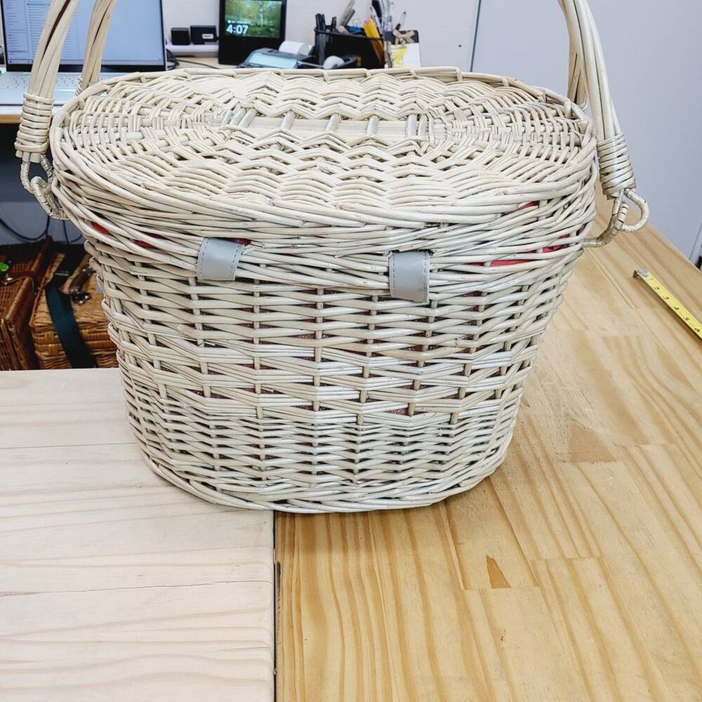 Picnic Time Watermelon Collection Wicker Picnic Basket for 2  **NWT**